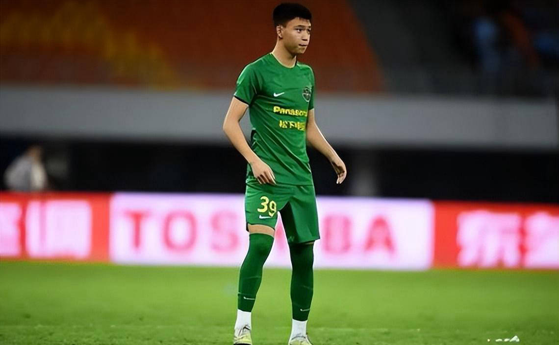 王钰栋有望留洋西甲！新东家高层已与其父亲商谈，备受瞩目