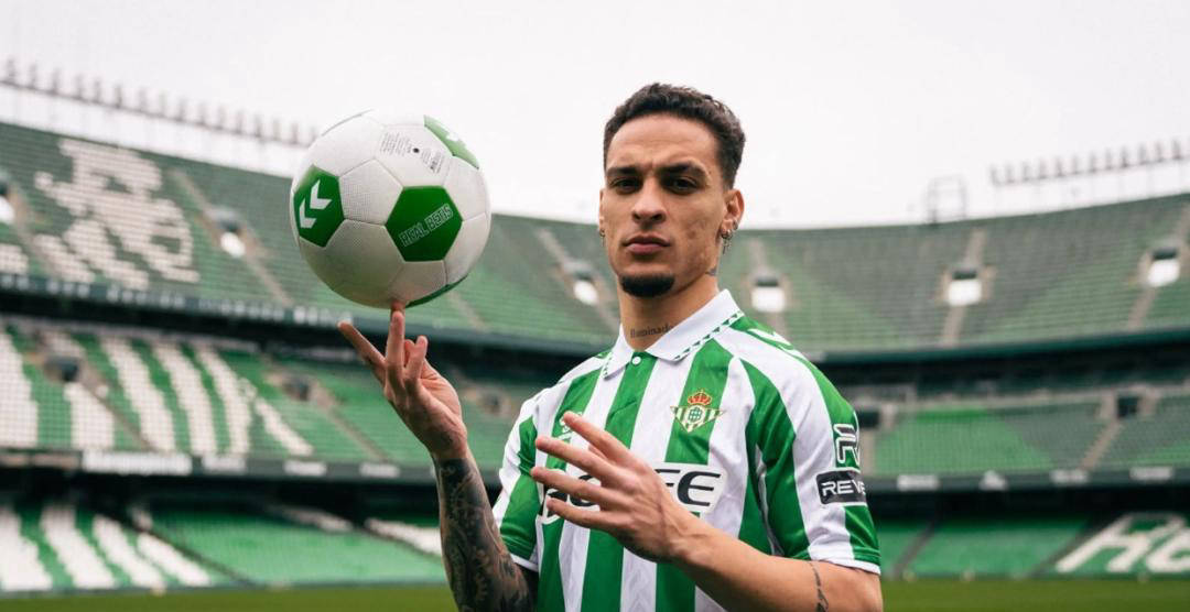 正式拒绝！曼联坚决表态：安东尼转会将成定局，西甲俱乐部争夺激烈