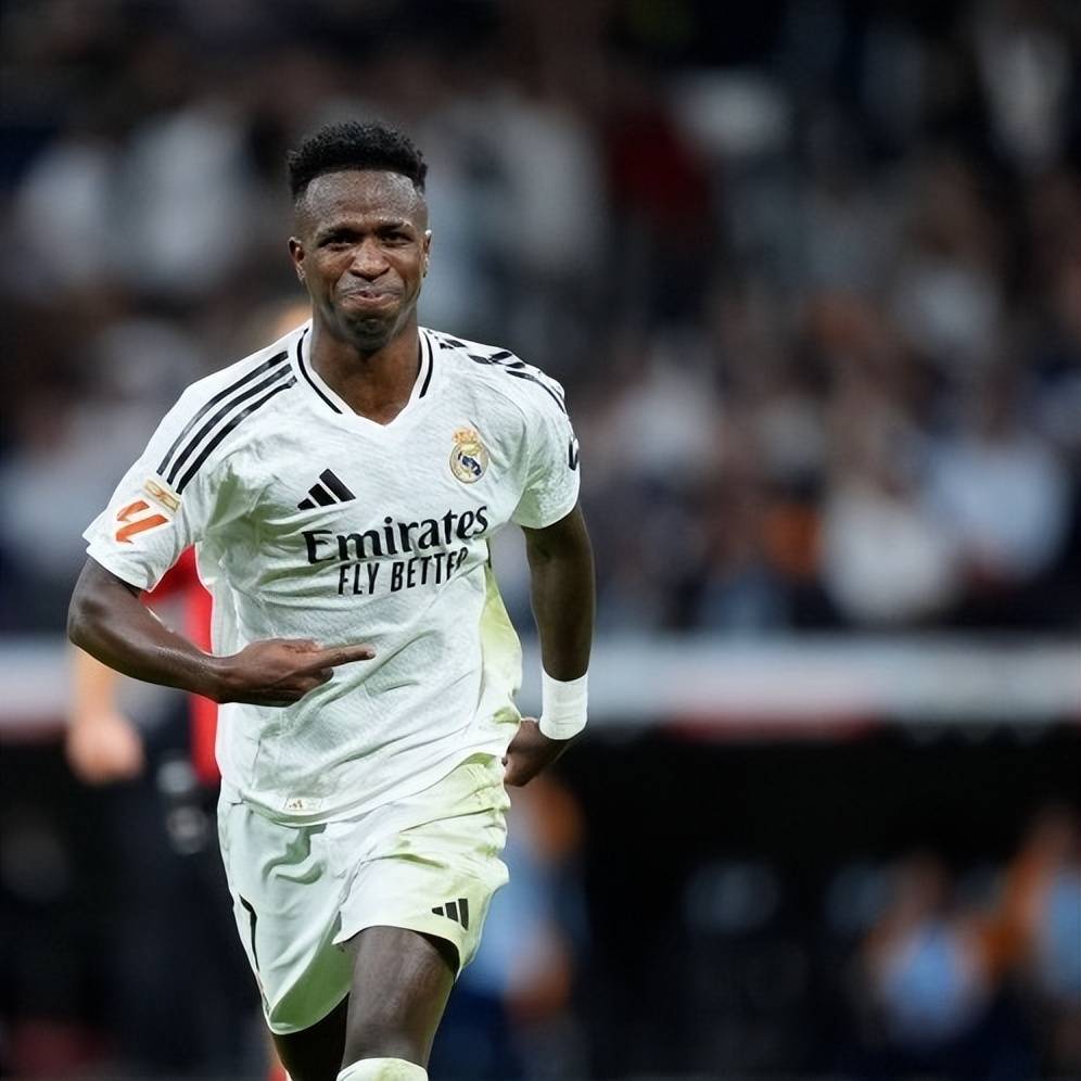 拒绝10亿天价！维尼修斯铁心续约皇马，新约锁定2030年